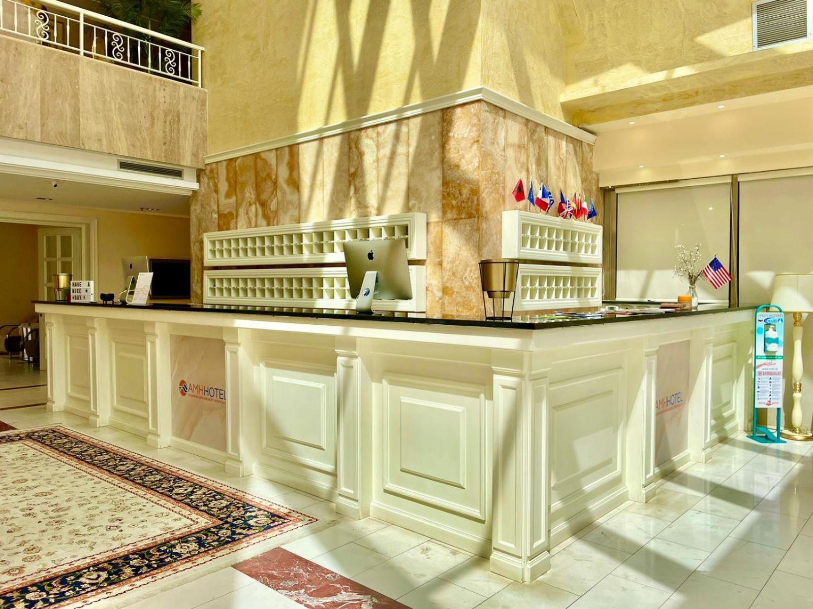 Amh Hotel Durres Exterior photo