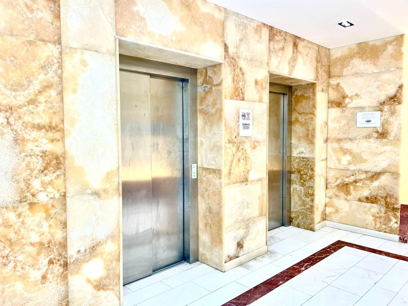 Amh Hotel Durres Exterior photo